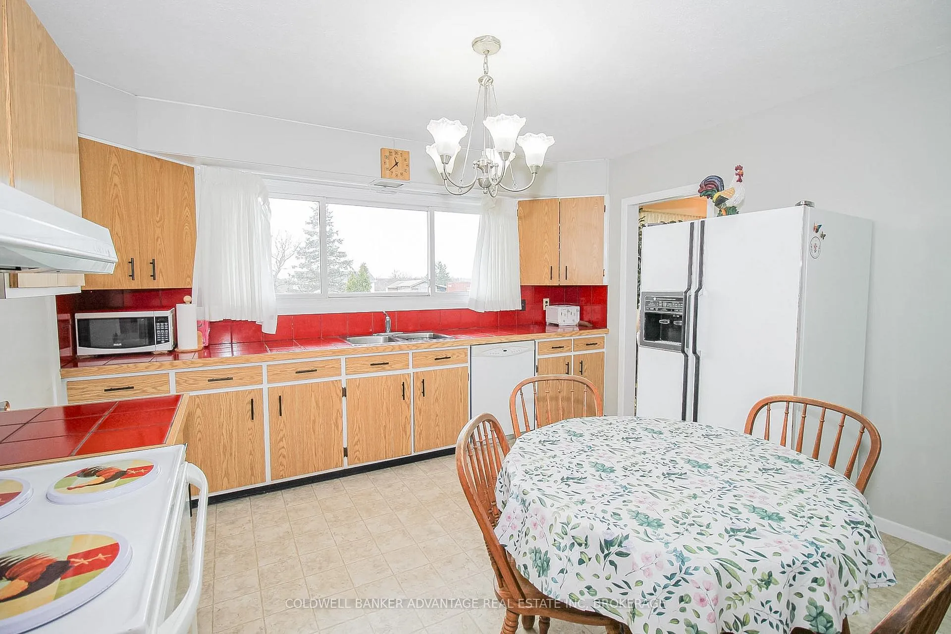 Photo 17 of 377 Silverthorn Crescent, Welland, Cooks Mills — HOMEH