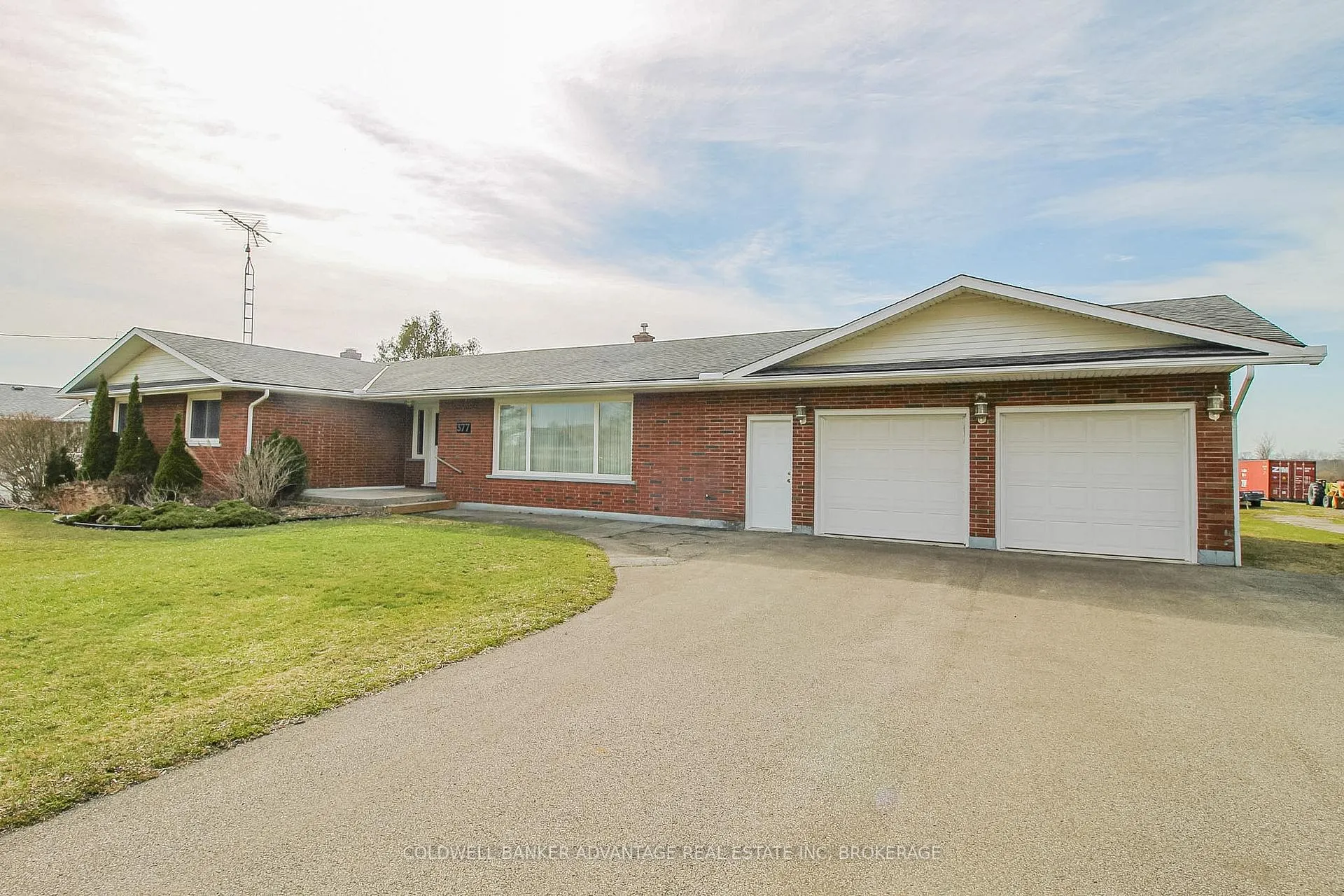 Photo 41 of 377 Silverthorn Crescent, Welland, Cooks Mills — HOMEH