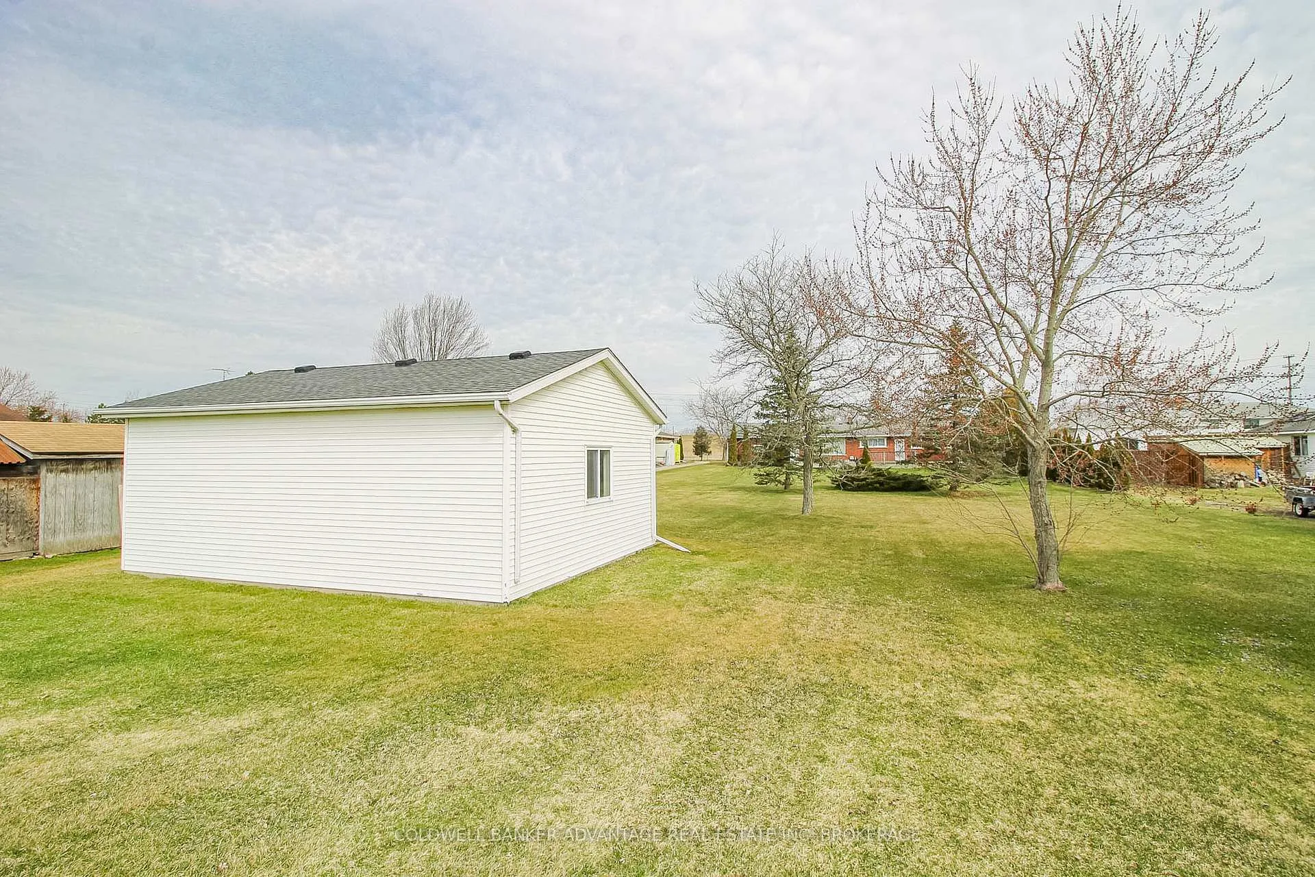 Photo 48 of 377 Silverthorn Crescent, Welland, Cooks Mills — HOMEH