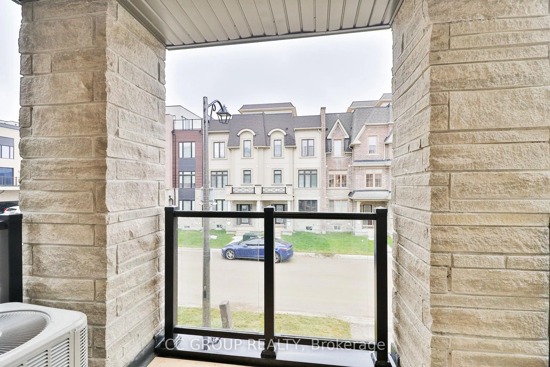 Photo 10 of 24 William Shearn Crescent, Markham, Angus Glen — HOMEH