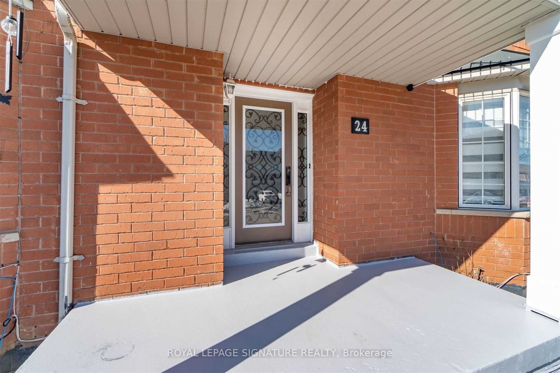 Photo 3 of 24 Checkerberry Crescent, Brampton, Sandringham-Wellington — HOMEH
