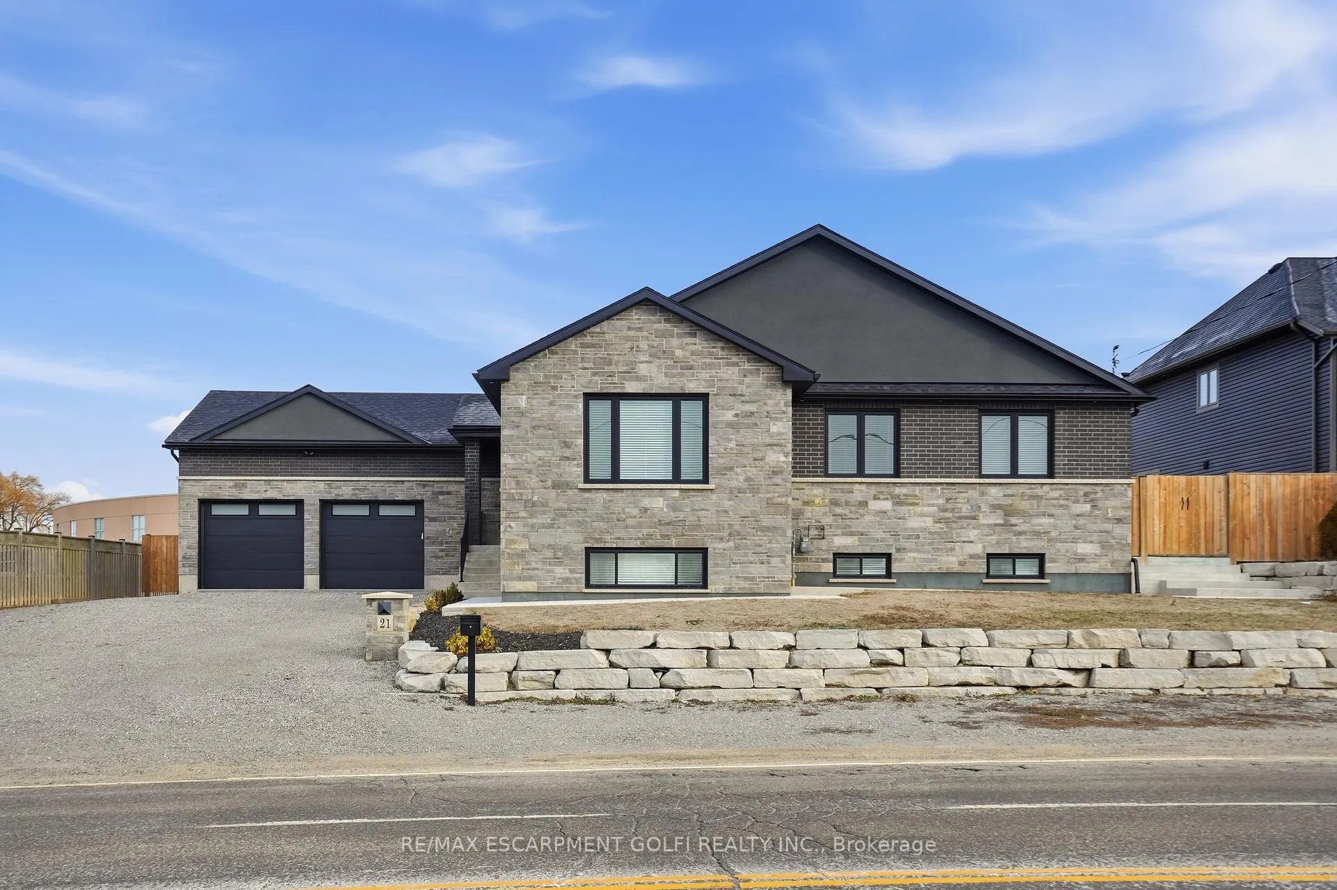 Photo 3 of 21 Haldimand Rd 66, Haldimand — HOMEH