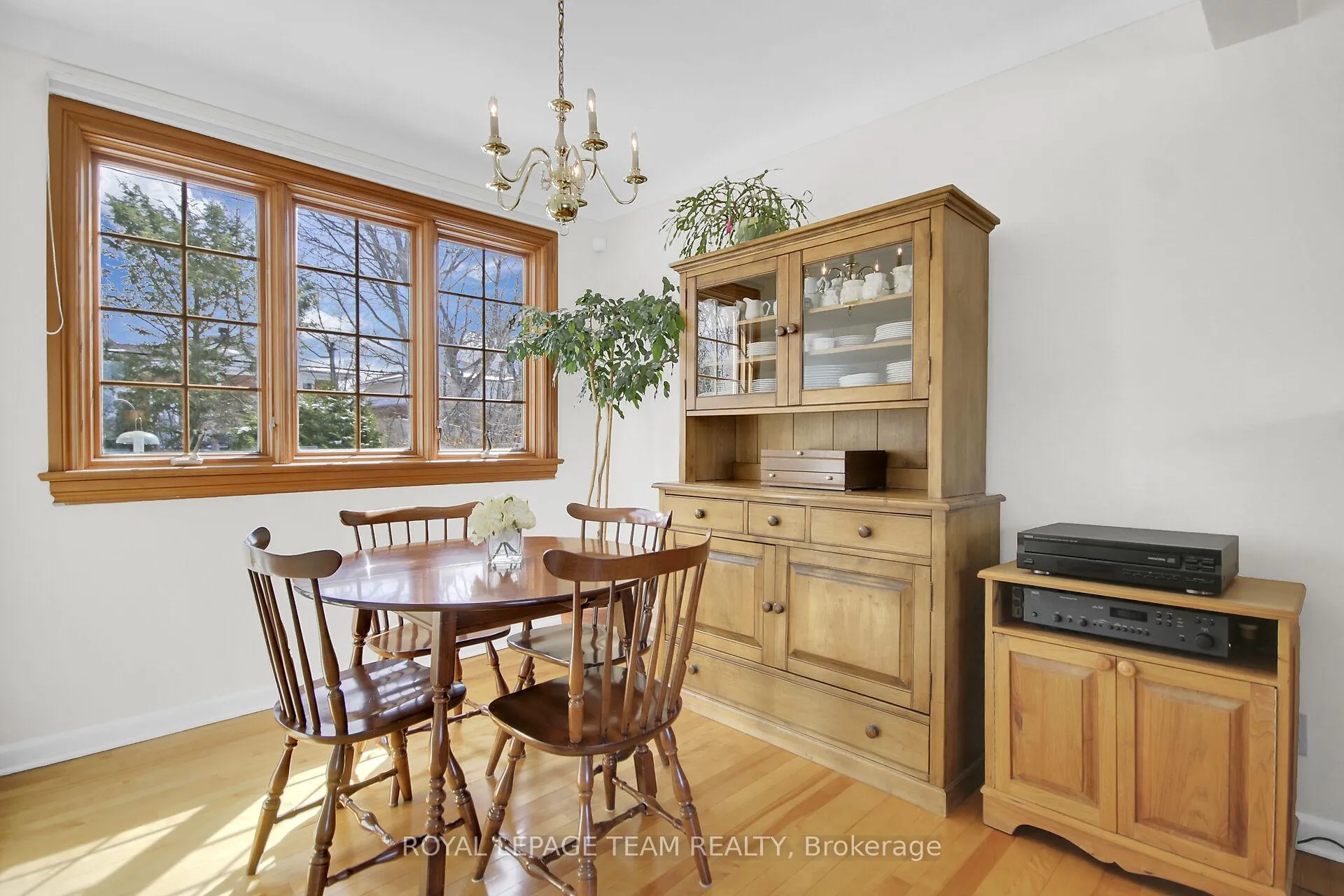 Photo 10 of 1179 Albany Drive, Ottawa, Bel Air Heights — HOMEH