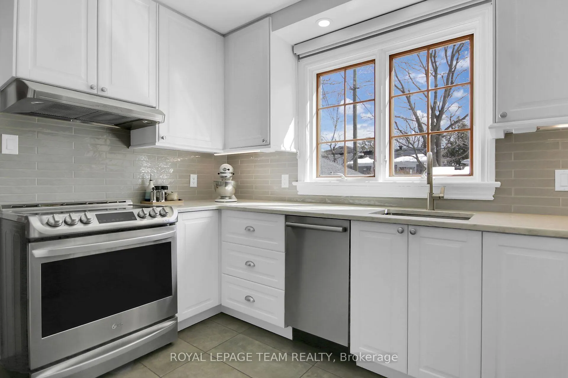 Photo 13 of 1179 Albany Drive, Ottawa, Bel Air Heights — HOMEH