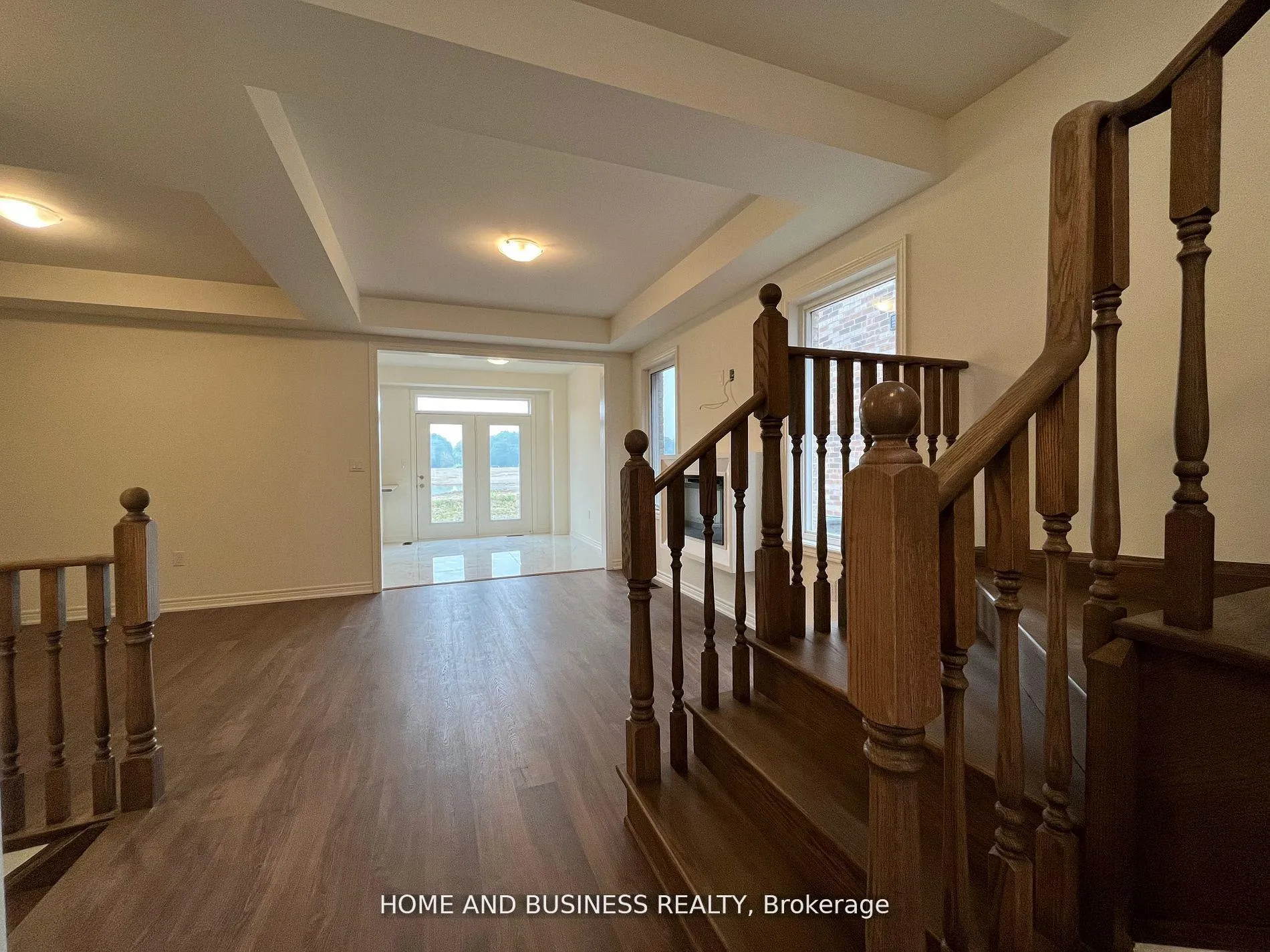 Photo 5 of 50 Holcomb Terrace, Hamilton, Waterdown — HOMEH