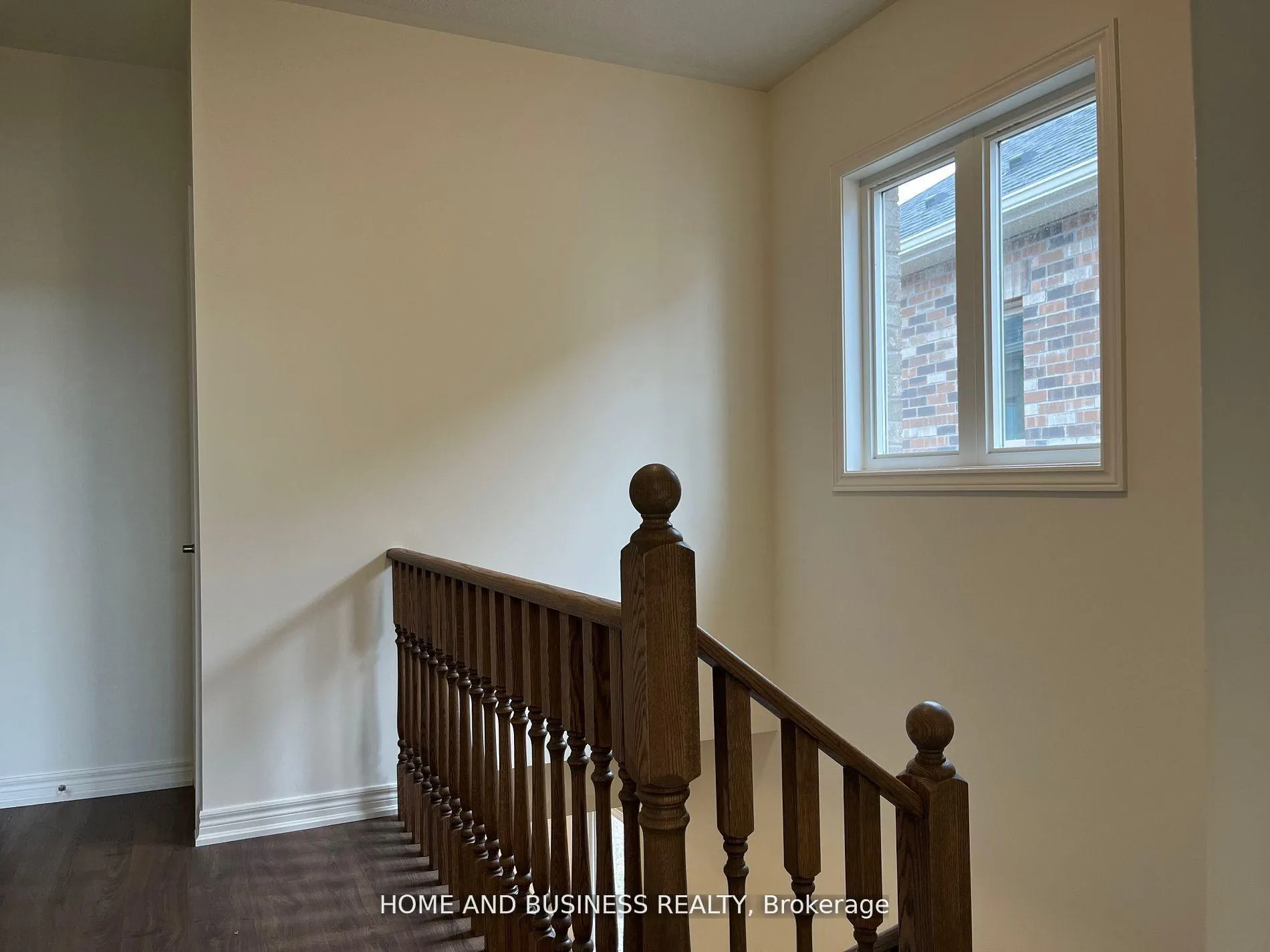 Photo 8 of 50 Holcomb Terrace, Hamilton, Waterdown — HOMEH