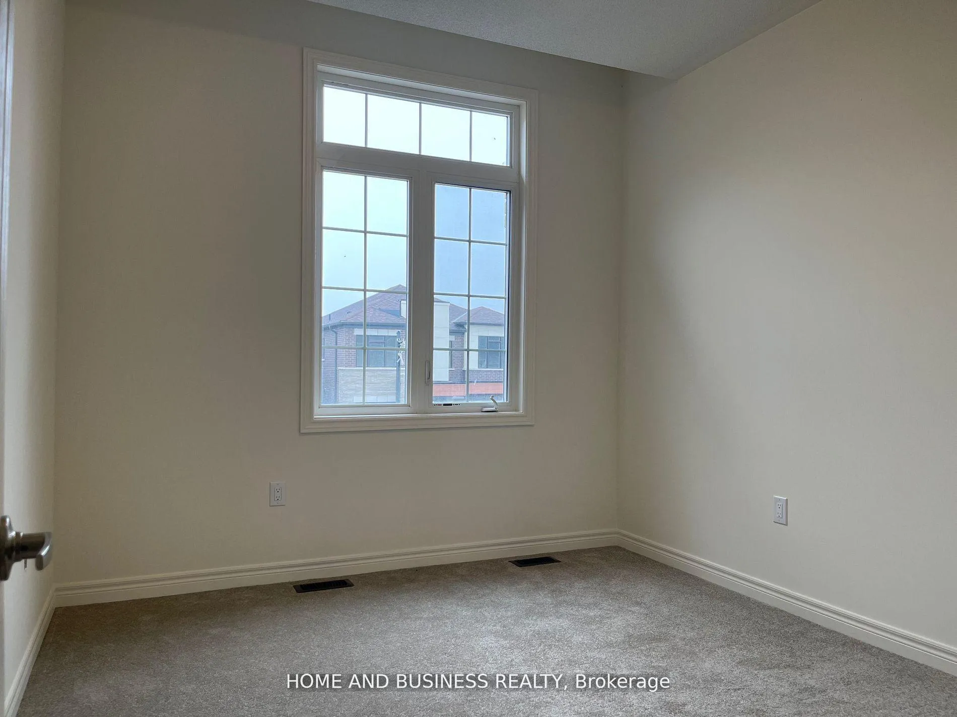 Photo 13 of 50 Holcomb Terrace, Hamilton, Waterdown — HOMEH