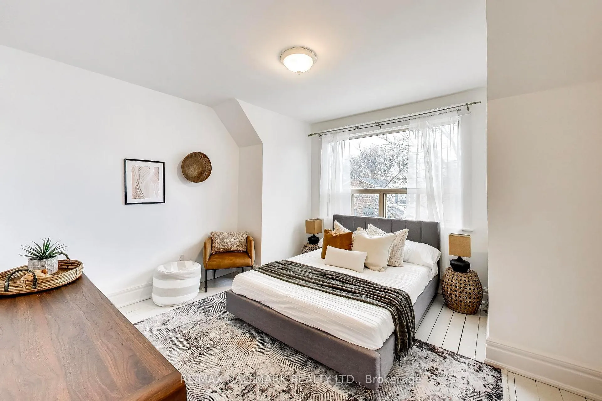Photo 12 of 16 Dawson Avenue, Toronto, Blake-Jones — HOMEH