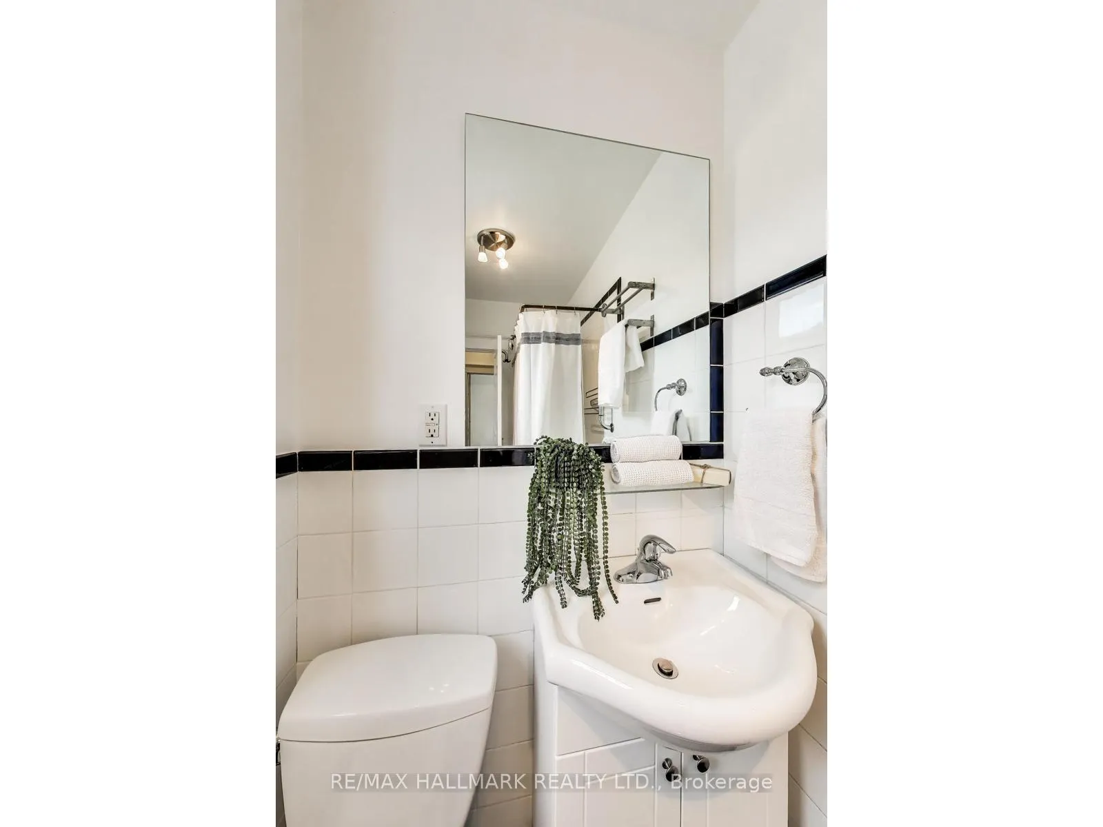 Photo 15 of 16 Dawson Avenue, Toronto, Blake-Jones — HOMEH