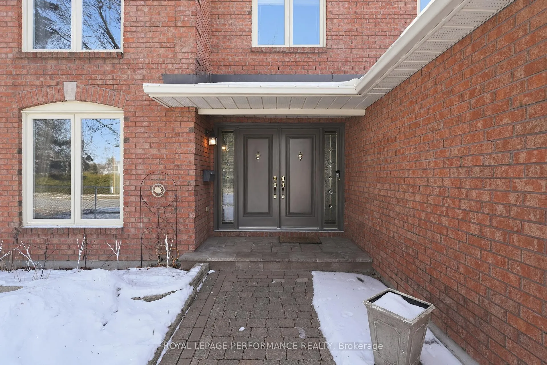 Photo 3 of 1682 Barrington Street, Ottawa, Chateauneuf — HOMEH