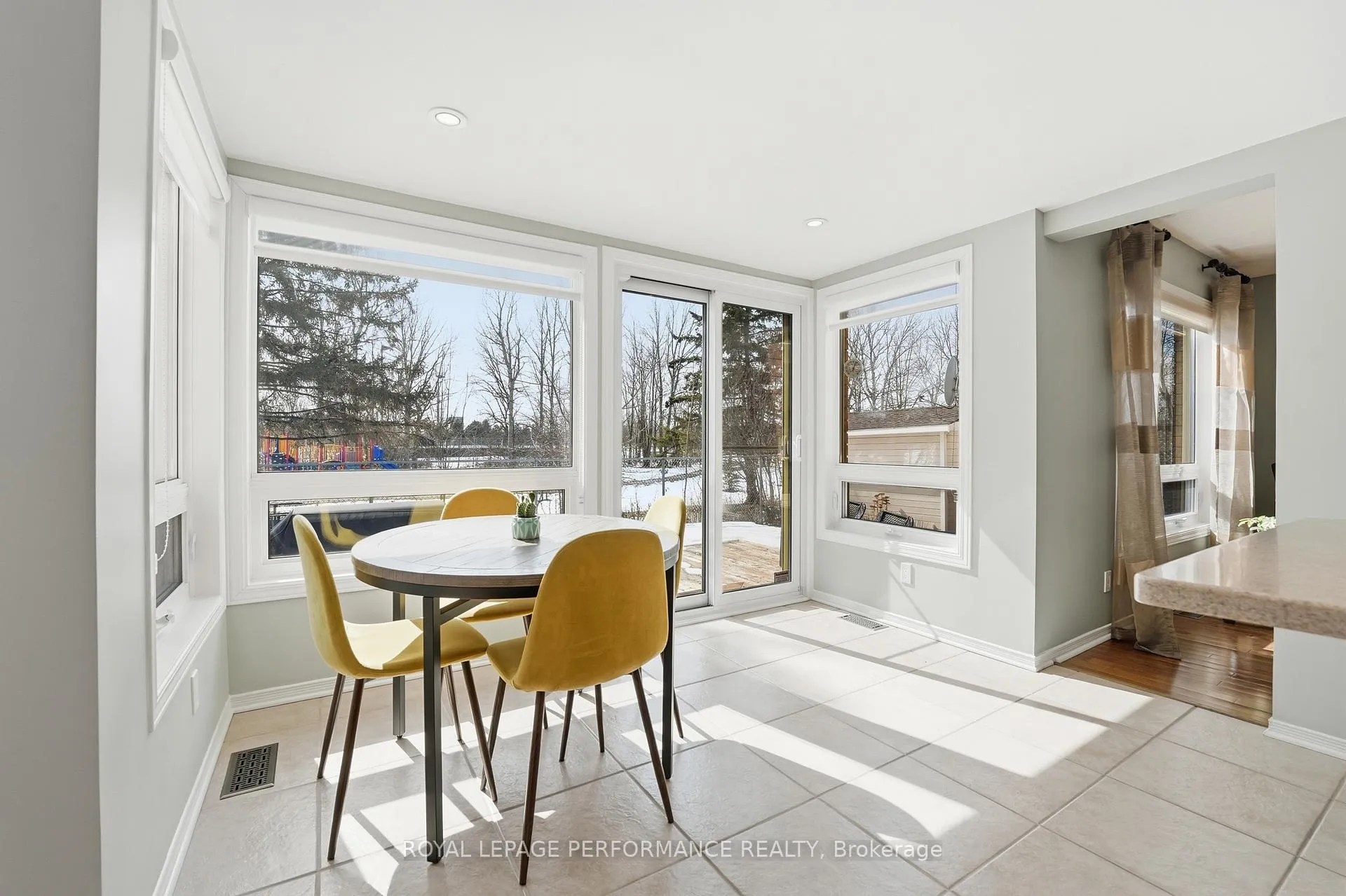 Photo 15 of 1682 Barrington Street, Ottawa, Chateauneuf — HOMEH