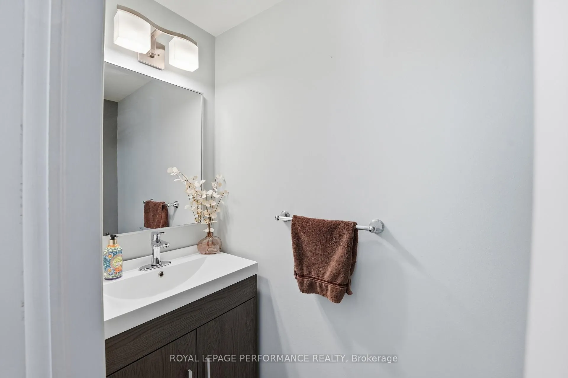 Photo 20 of 1682 Barrington Street, Ottawa, Chateauneuf — HOMEH