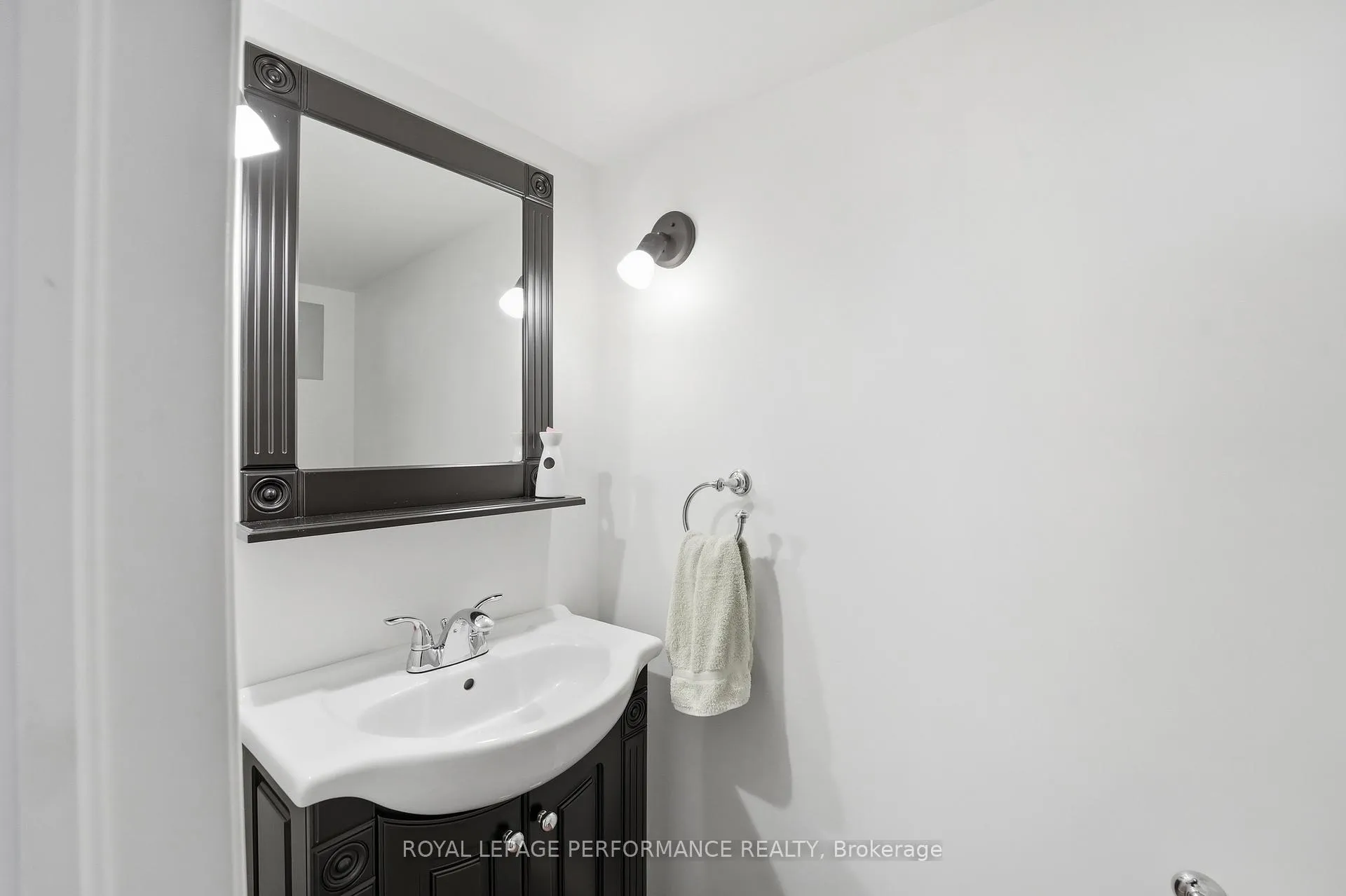 Photo 40 of 1682 Barrington Street, Ottawa, Chateauneuf — HOMEH