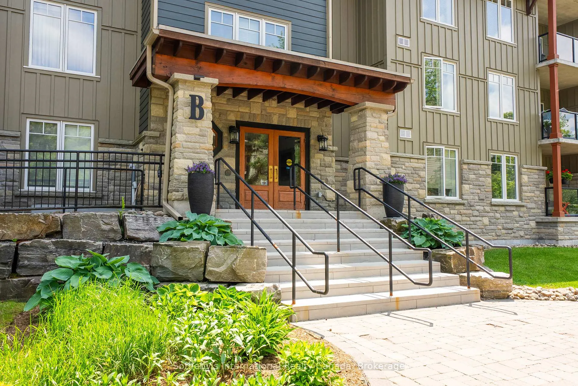 Photo 3 of Unit 103, 391B Manitoba Street, Bracebridge, Macaulay — HOMEH