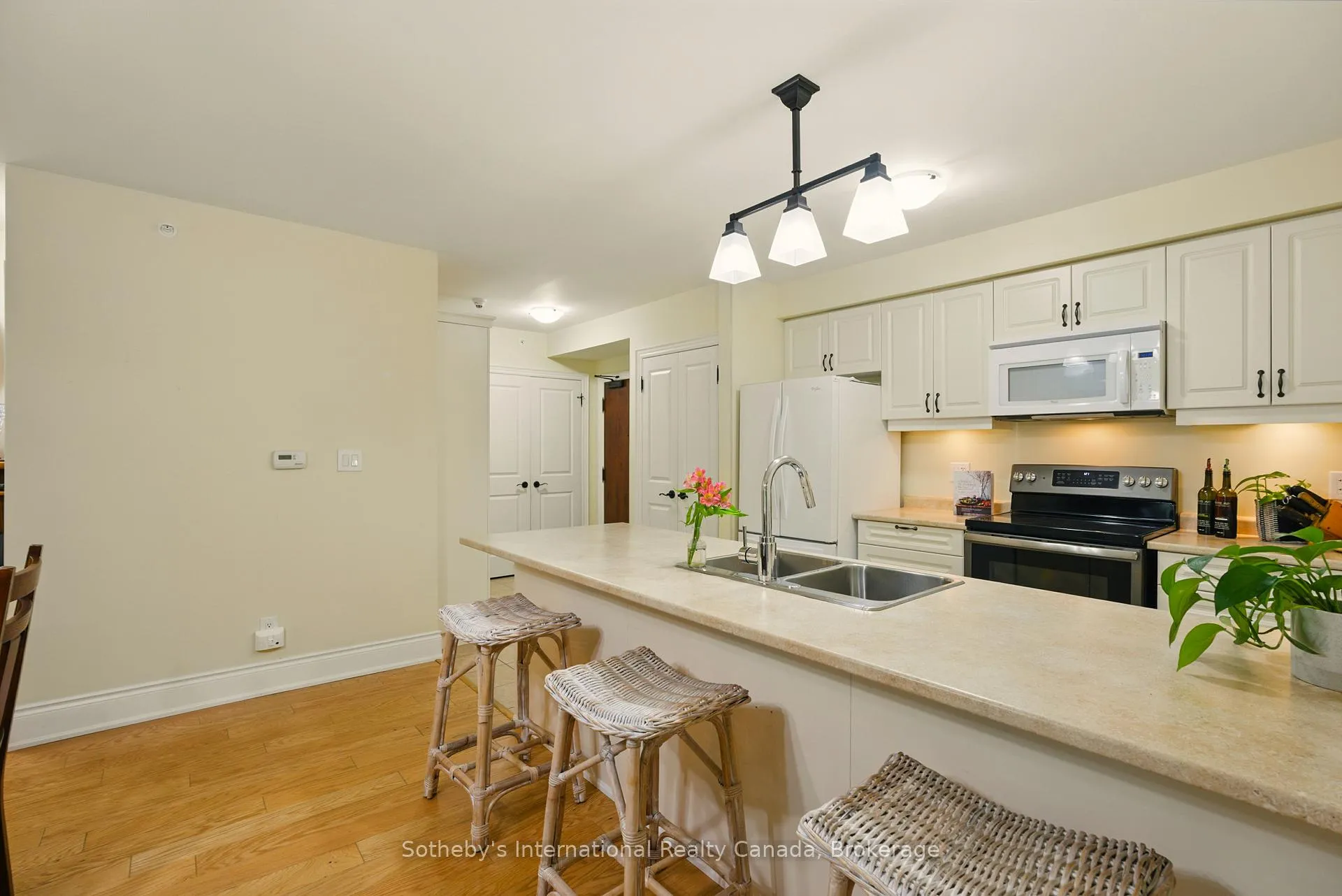 Photo 6 of Unit 103, 391B Manitoba Street, Bracebridge, Macaulay — HOMEH