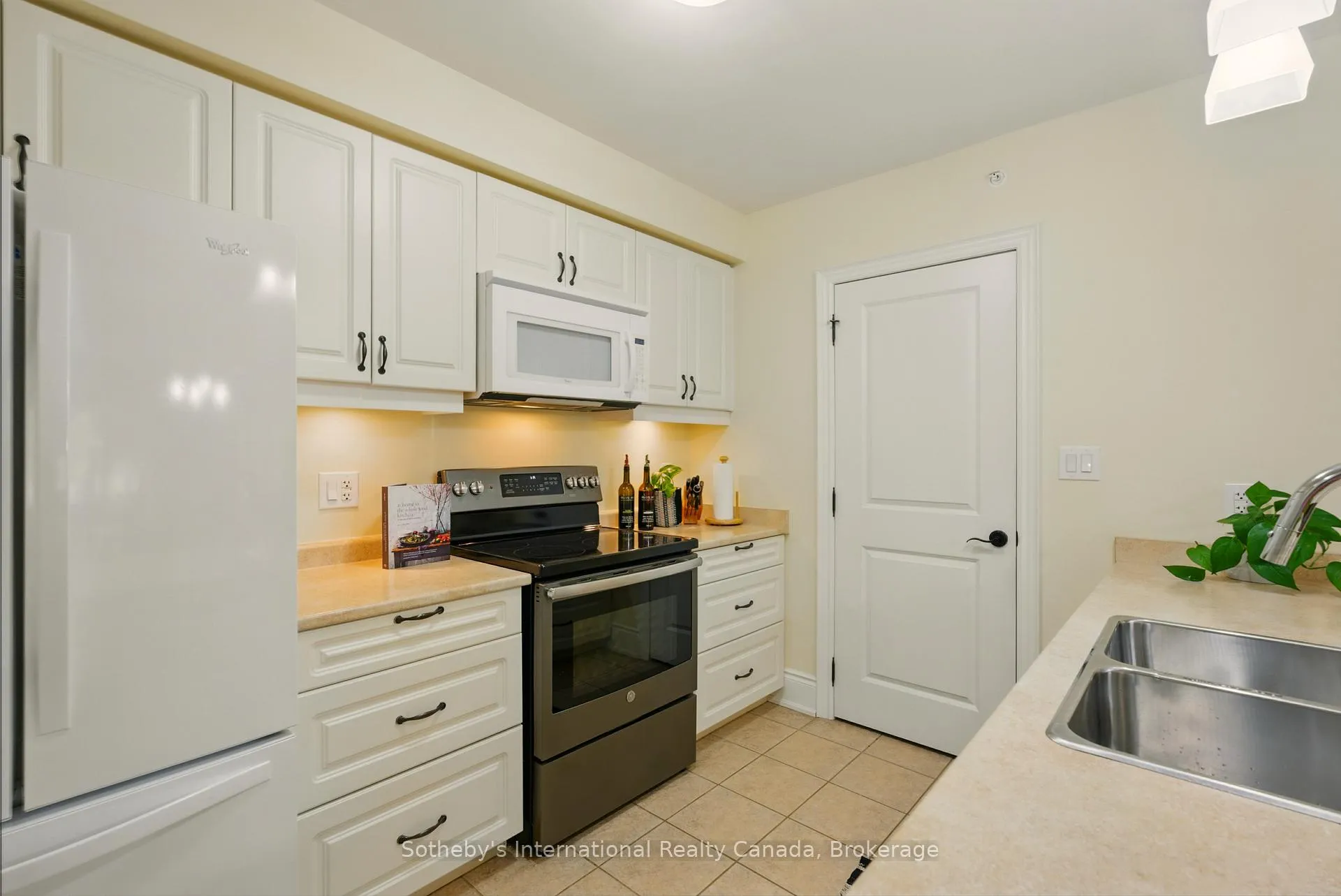 Photo 9 of Unit 103, 391B Manitoba Street, Bracebridge, Macaulay — HOMEH