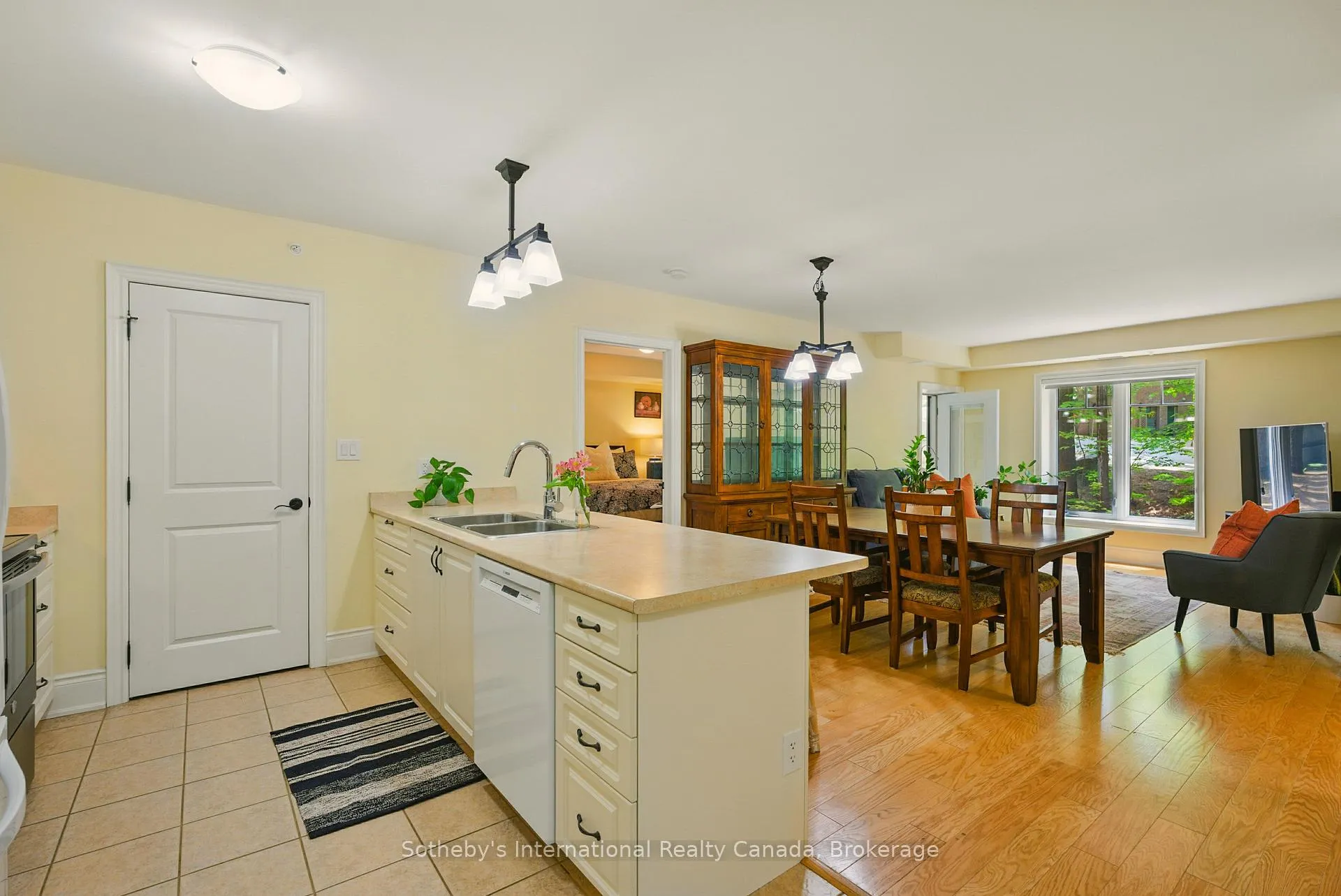 Photo 10 of Unit 103, 391B Manitoba Street, Bracebridge, Macaulay — HOMEH