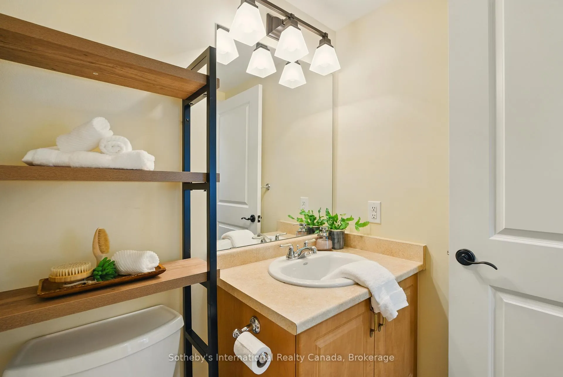 Photo 25 of Unit 103, 391B Manitoba Street, Bracebridge, Macaulay — HOMEH