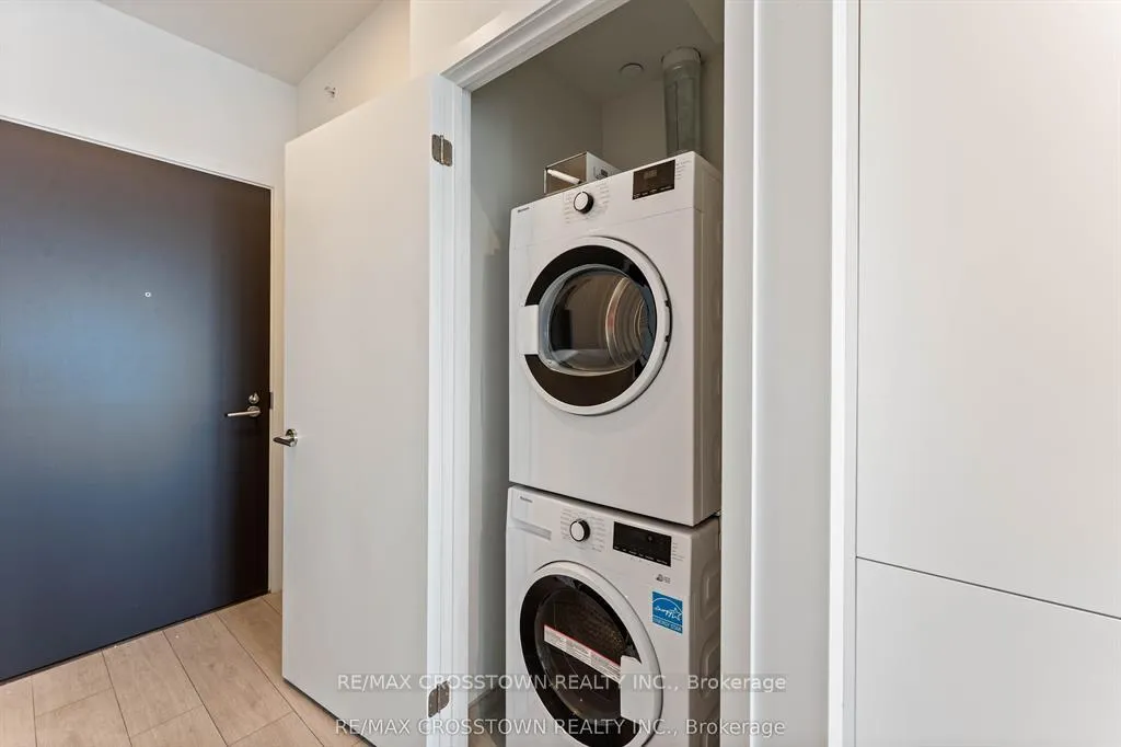 Photo 4 of Unit 1710, 39 Mary Street, Barrie, City Centre — HOMEH