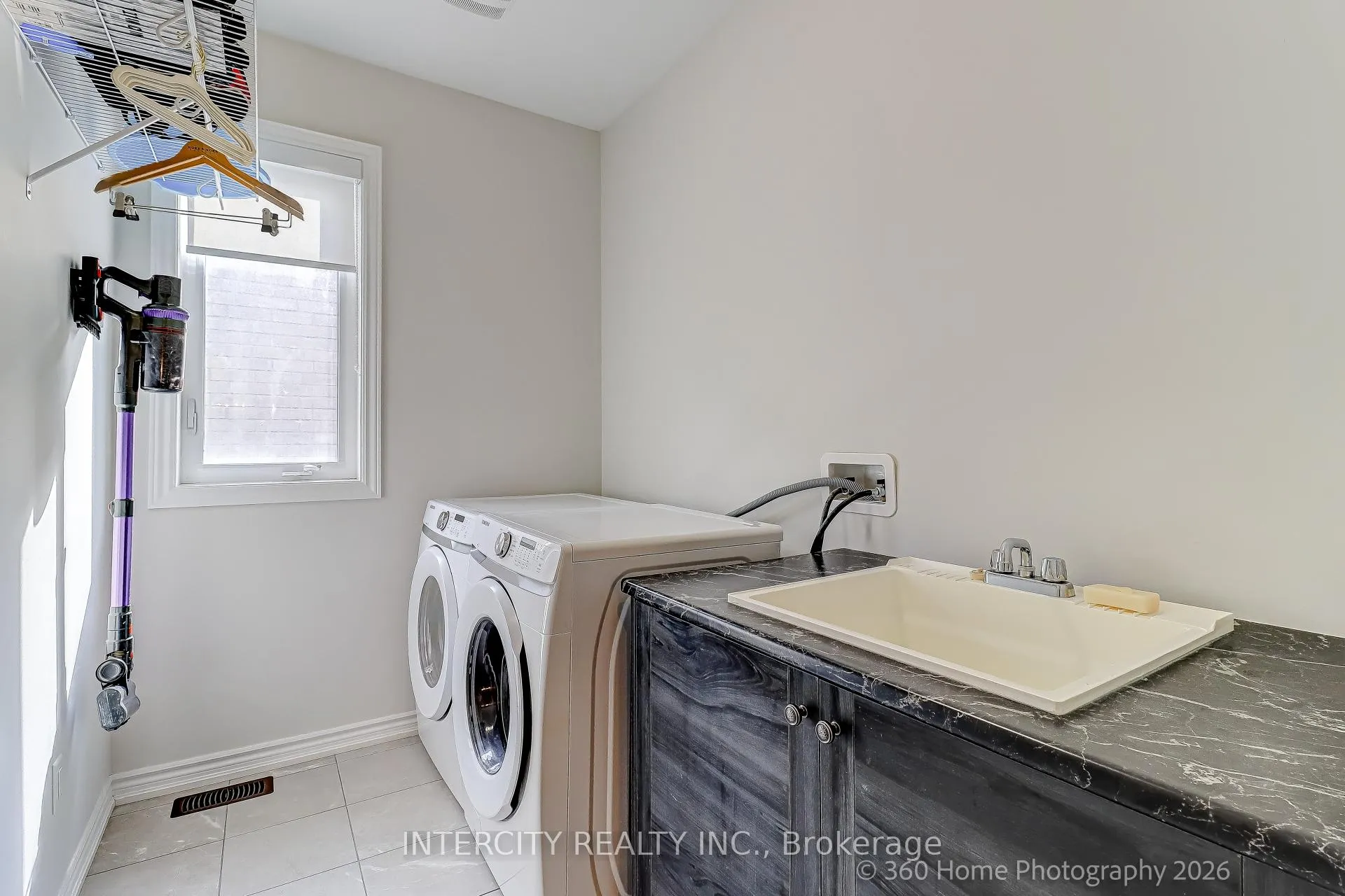 Photo 15 of 57 Purple Sage Drive, Brampton, Bram East — HOMEH