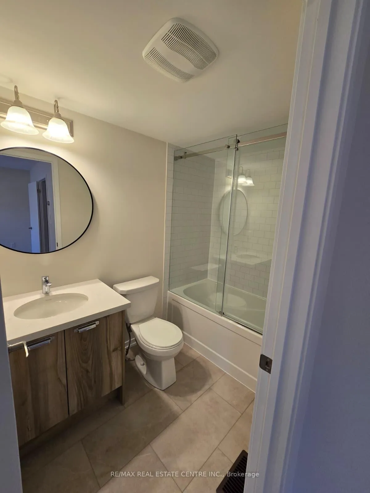 Photo 4 of Unit 31, 170 Attwater Drive, Cambridge — HOMEH