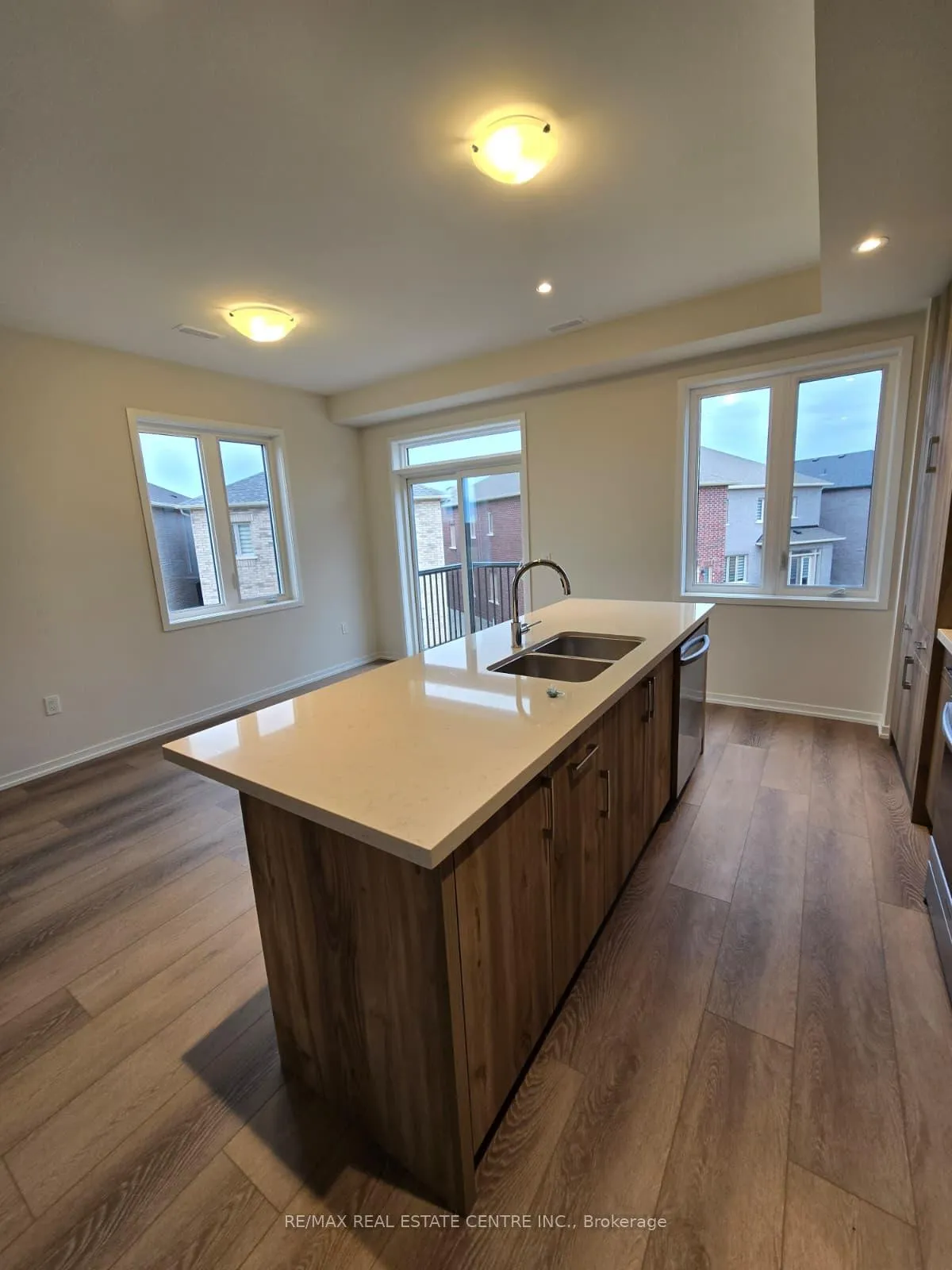 Photo 6 of Unit 31, 170 Attwater Drive, Cambridge — HOMEH