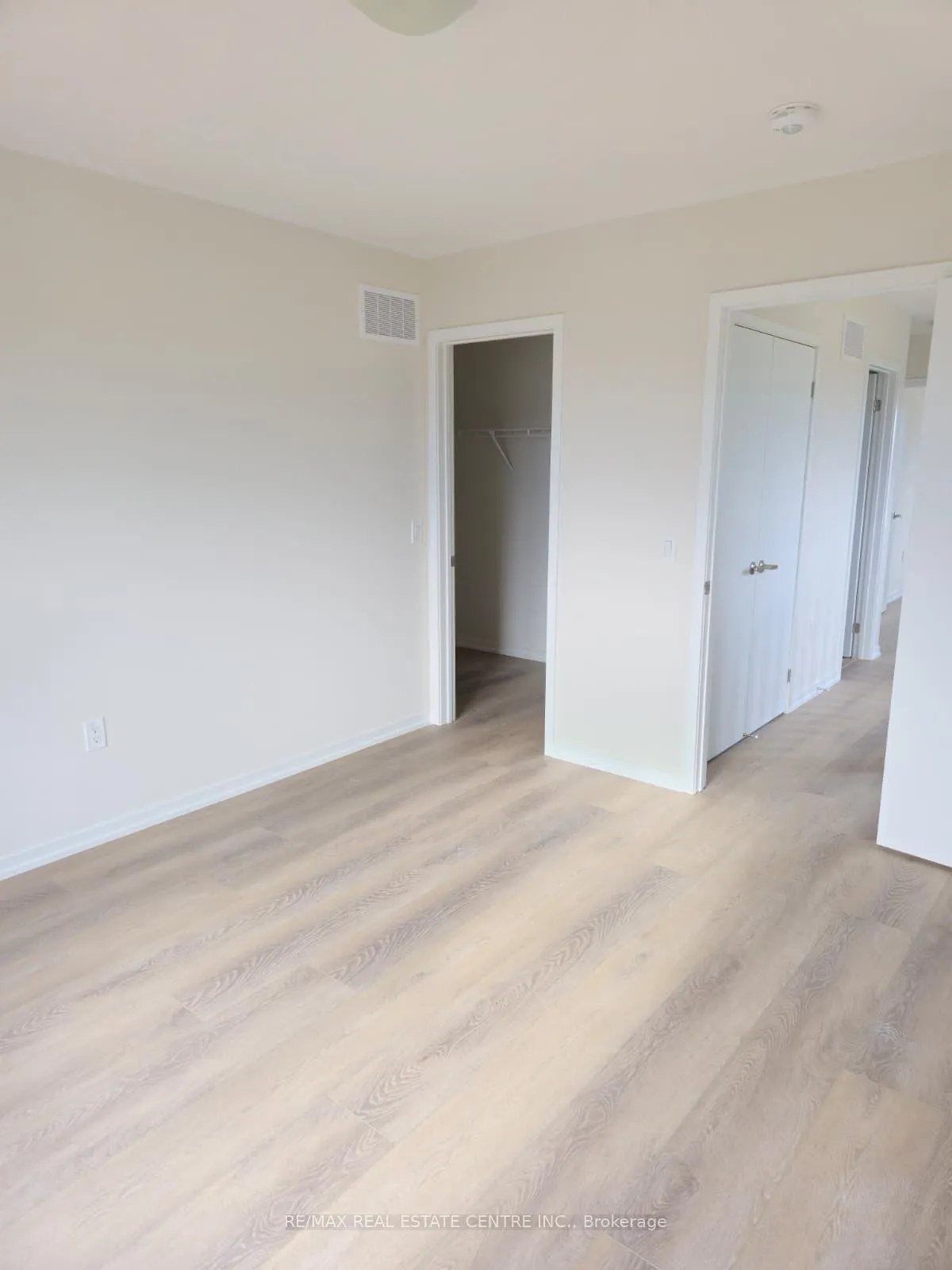 Photo 11 of Unit 31, 170 Attwater Drive, Cambridge — HOMEH
