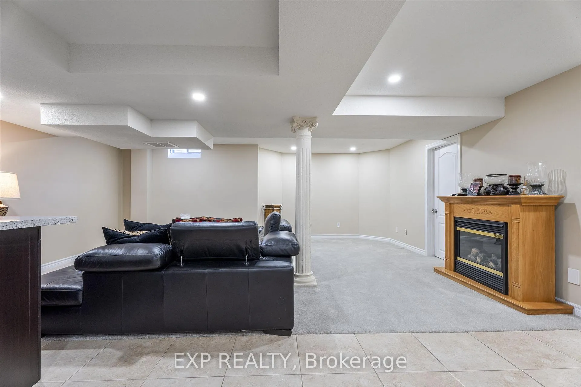 Photo 16 of 76 Hiberton Crescent, Brampton, Fletcher's Meadow — HOMEH