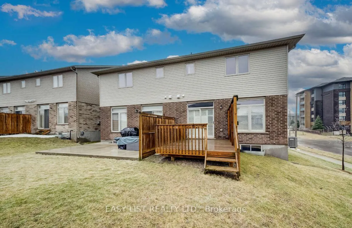 Photo 3 of 36 Dallan Drive, Guelph, Pineridge/Westminster Woods — HOMEH