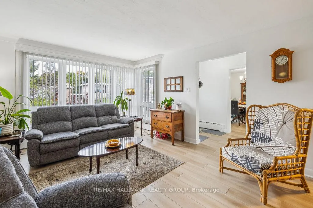 Photo 4 of 264 Michel Circle, Ottawa, Vanier — HOMEH