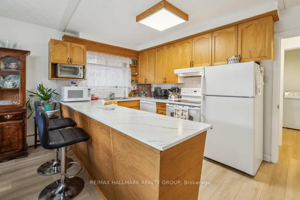Photo 8 of 264 Michel Circle, Ottawa, Vanier — HOMEH