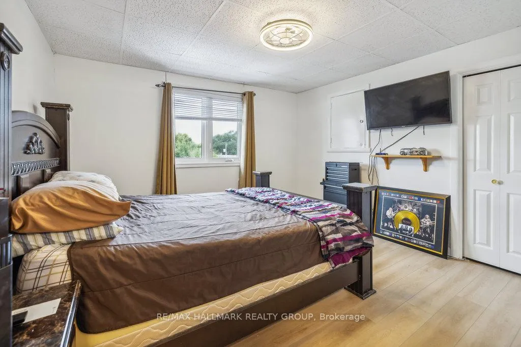 Photo 15 of 264 Michel Circle, Ottawa, Vanier — HOMEH