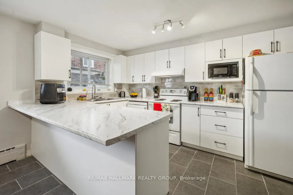Photo 37 of 264 Michel Circle, Ottawa, Vanier — HOMEH
