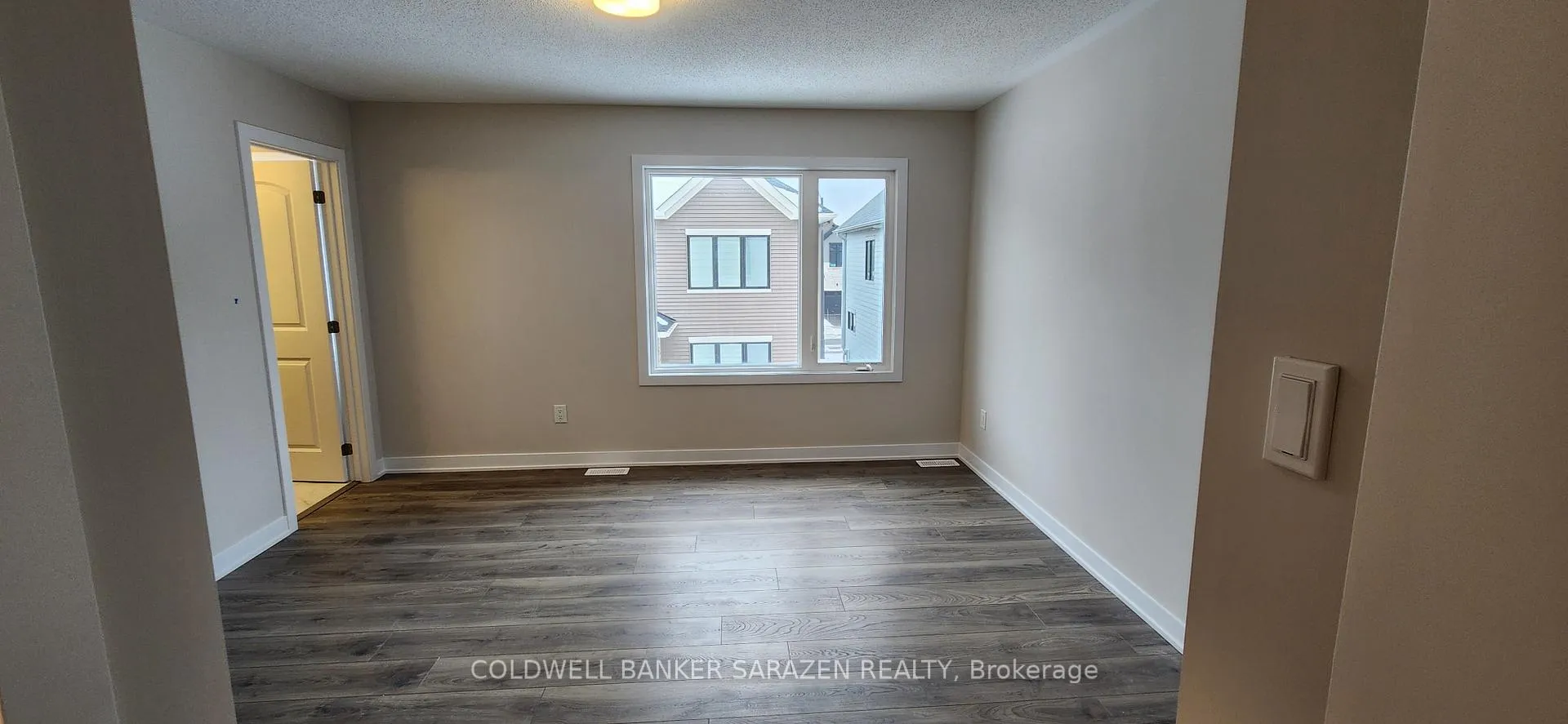 Photo 12 of 408 Les Emmerson Drive, Ottawa, Barrhaven - Heritage Park — HOMEH