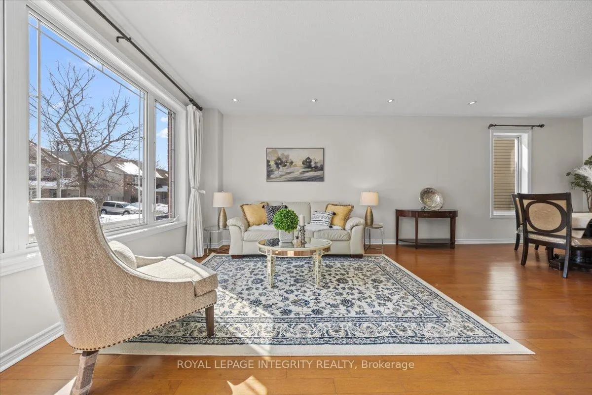 Photo 2 of 650 New Liskeard Crescent, Ottawa, Barrhaven - Strandherd — HOMEH