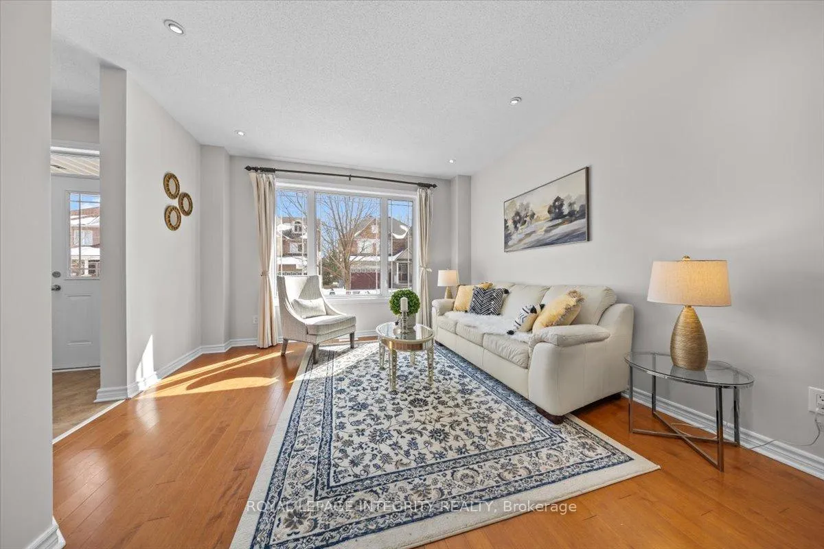 Photo 3 of 650 New Liskeard Crescent, Ottawa, Barrhaven - Strandherd — HOMEH