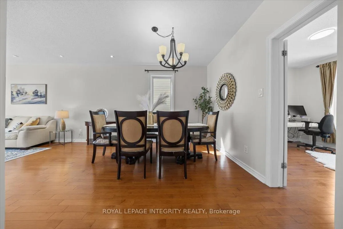 Photo 6 of 650 New Liskeard Crescent, Ottawa, Barrhaven - Strandherd — HOMEH