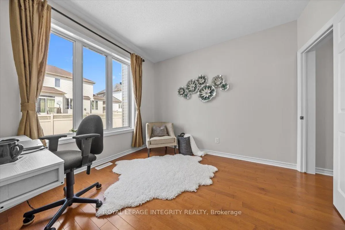 Photo 10 of 650 New Liskeard Crescent, Ottawa, Barrhaven - Strandherd — HOMEH