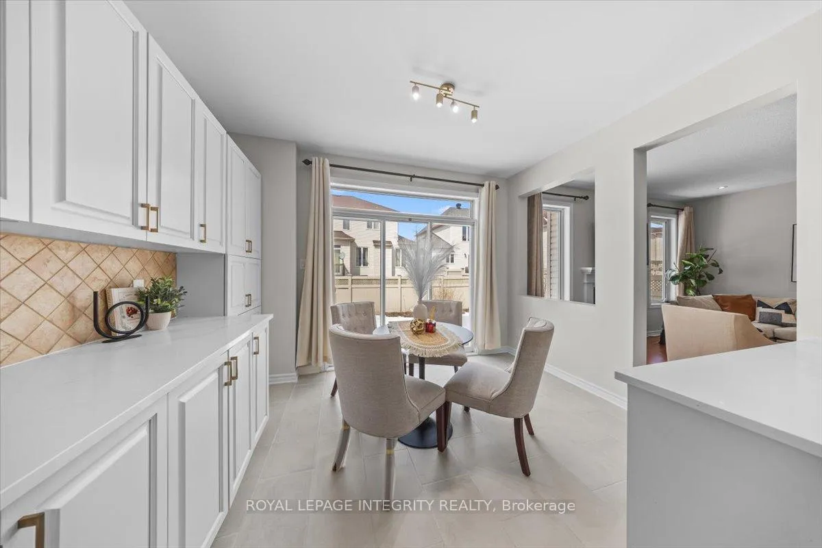 Photo 14 of 650 New Liskeard Crescent, Ottawa, Barrhaven - Strandherd — HOMEH