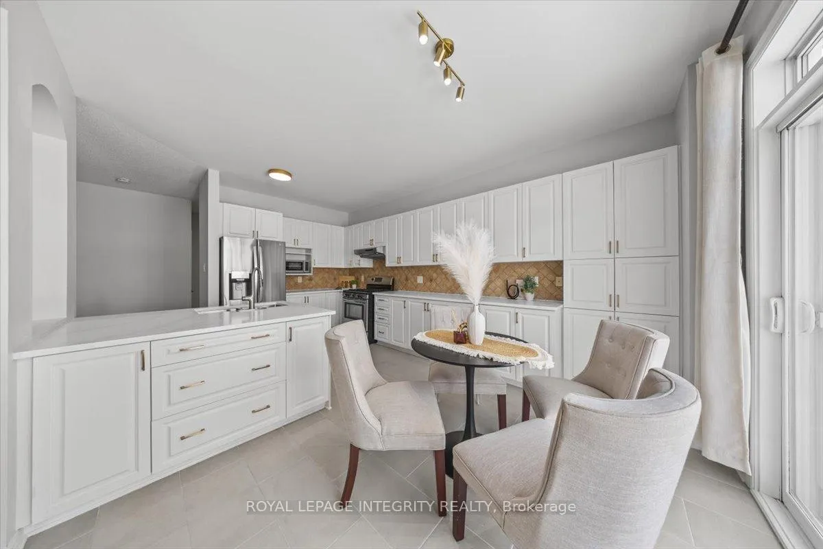 Photo 15 of 650 New Liskeard Crescent, Ottawa, Barrhaven - Strandherd — HOMEH