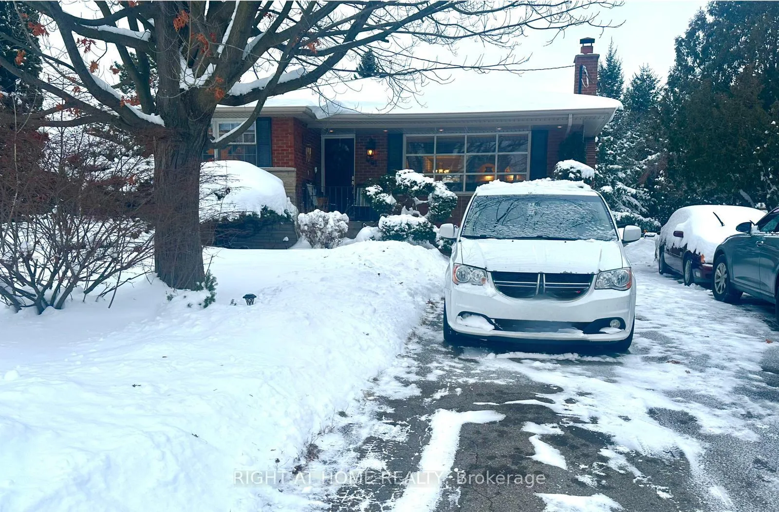 Front of Unit Main, 551 Brentwood Avenue
