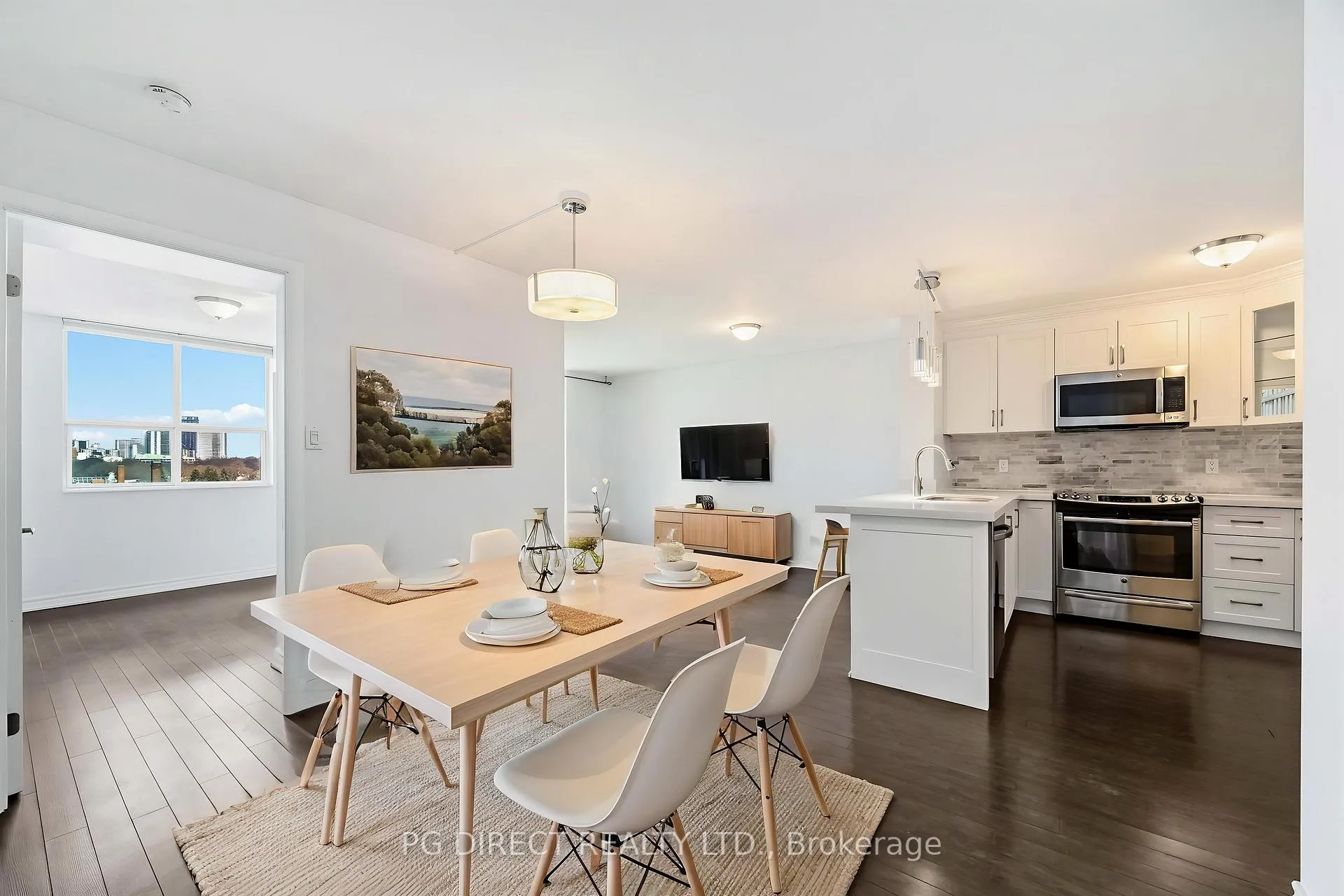 Front of Unit 807, 323 Richmond Street E
