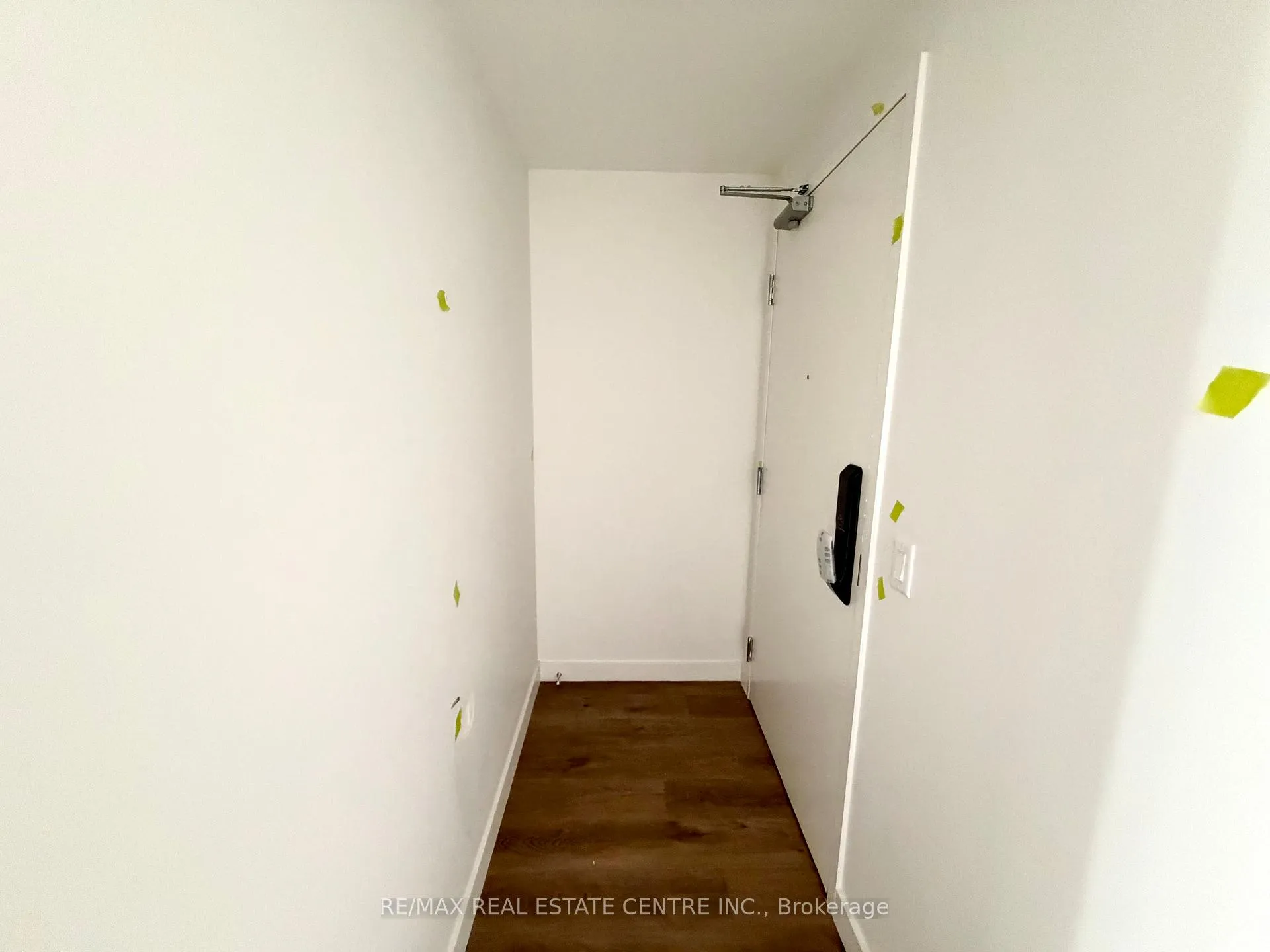 Photo 3 of Unit 909, 461 Green Road, Hamilton, Lakeshore — HOMEH