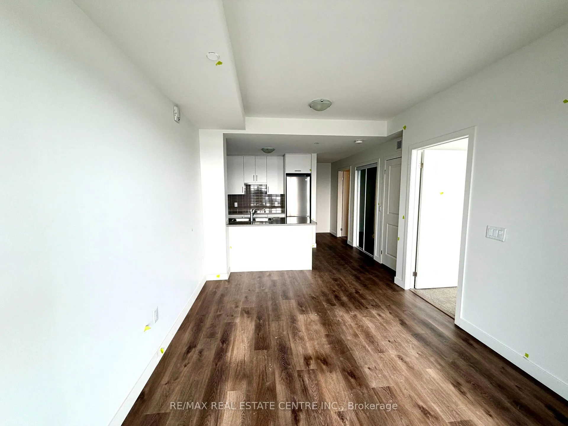 Photo 5 of Unit 909, 461 Green Road, Hamilton, Lakeshore — HOMEH