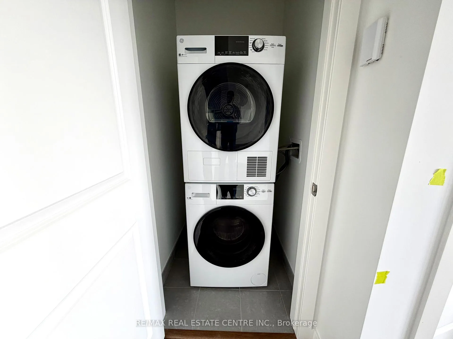 Photo 11 of Unit 909, 461 Green Road, Hamilton, Lakeshore — HOMEH