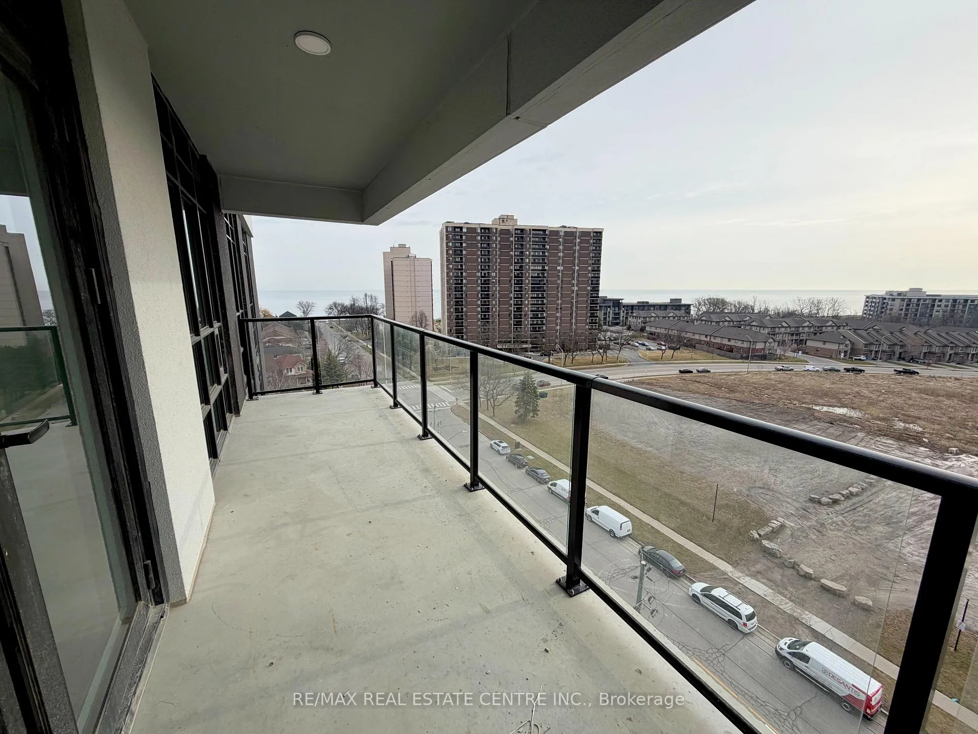 Photo 12 of Unit 909, 461 Green Road, Hamilton, Lakeshore — HOMEH
