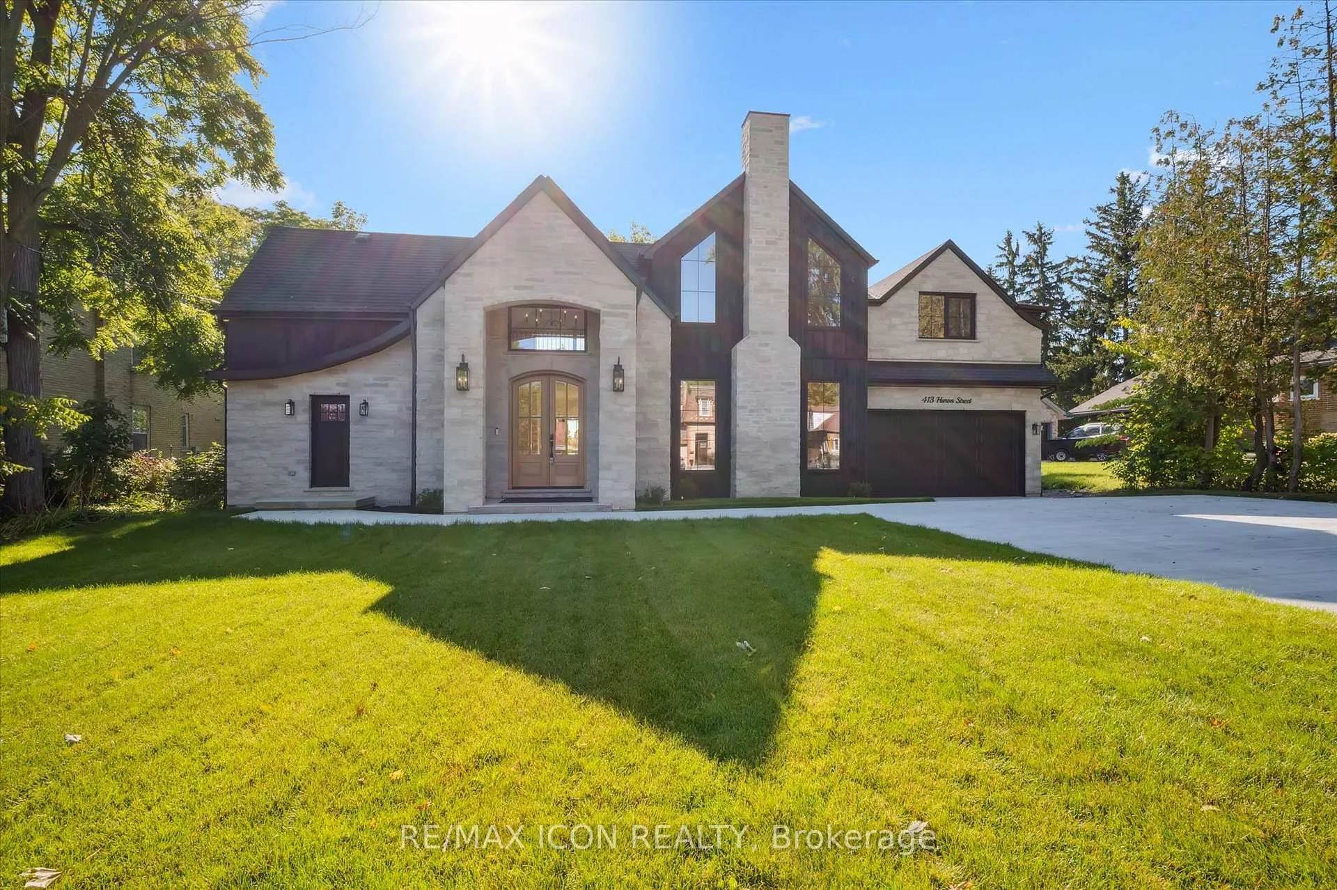 Photo 2 of 413 Huron Street, Wilmot — HOMEH