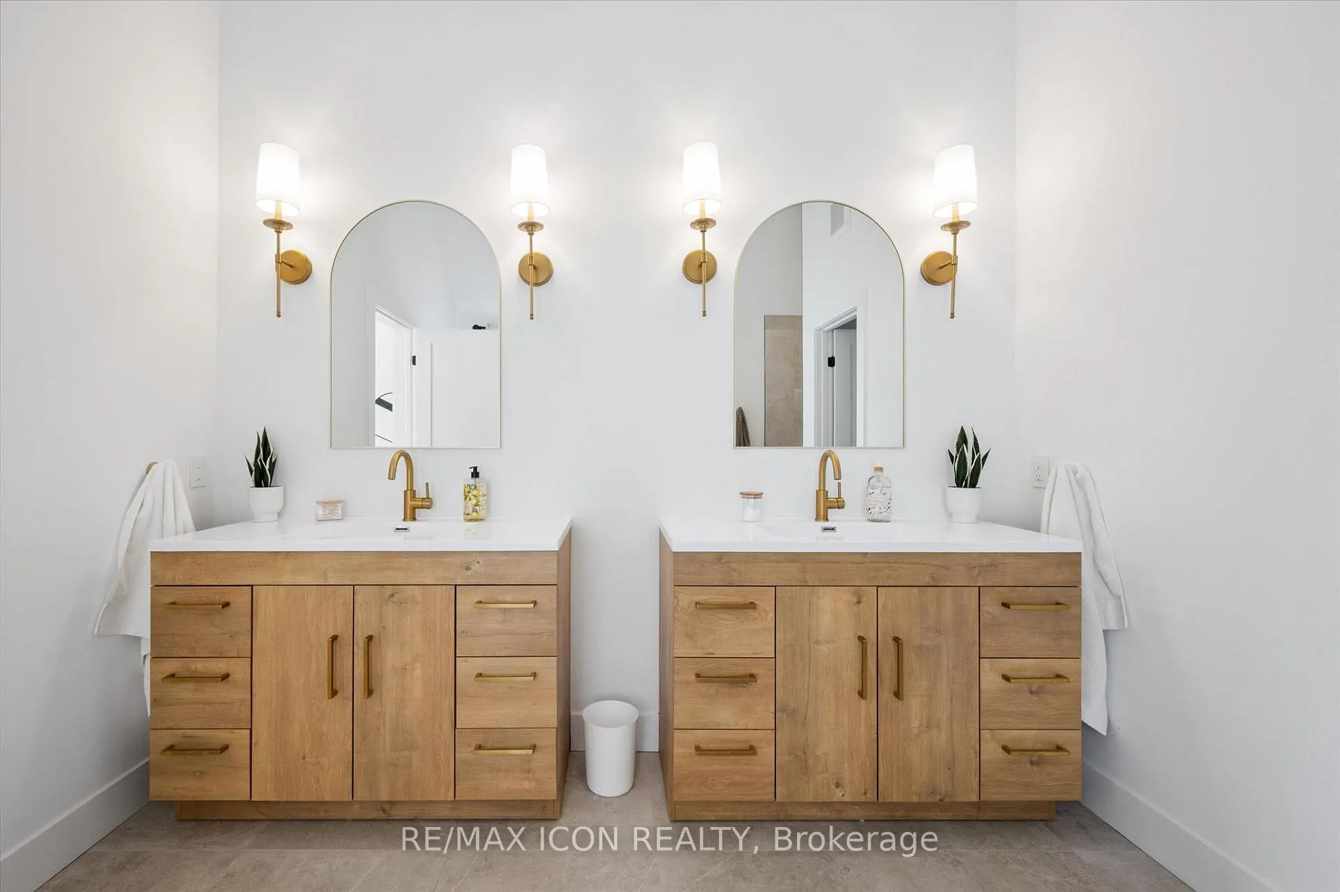 Photo 41 of 413 Huron Street, Wilmot — HOMEH