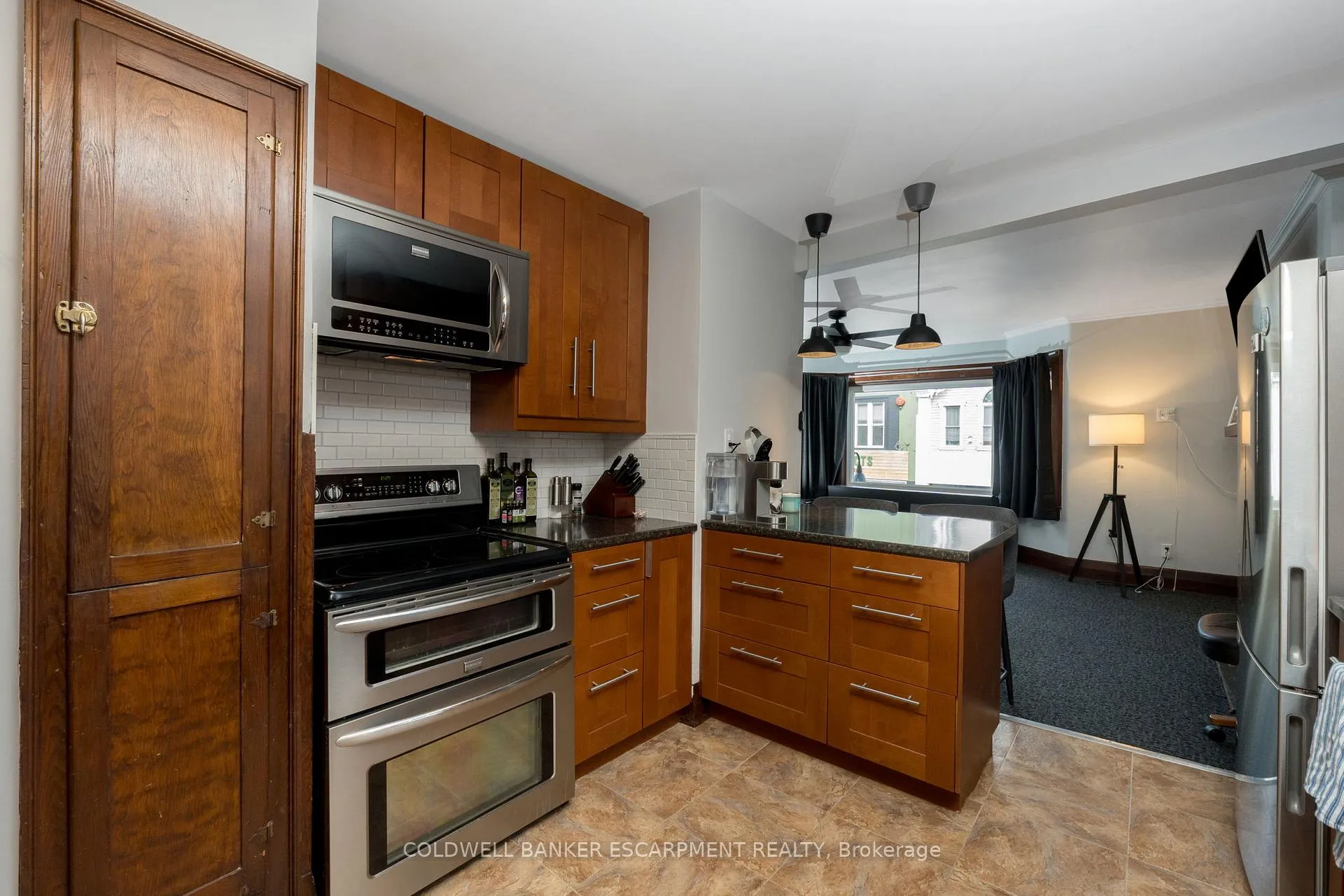 Photo 2 of Unit A, 20 Mill Street, Halton Hills, Acton — HOMEH