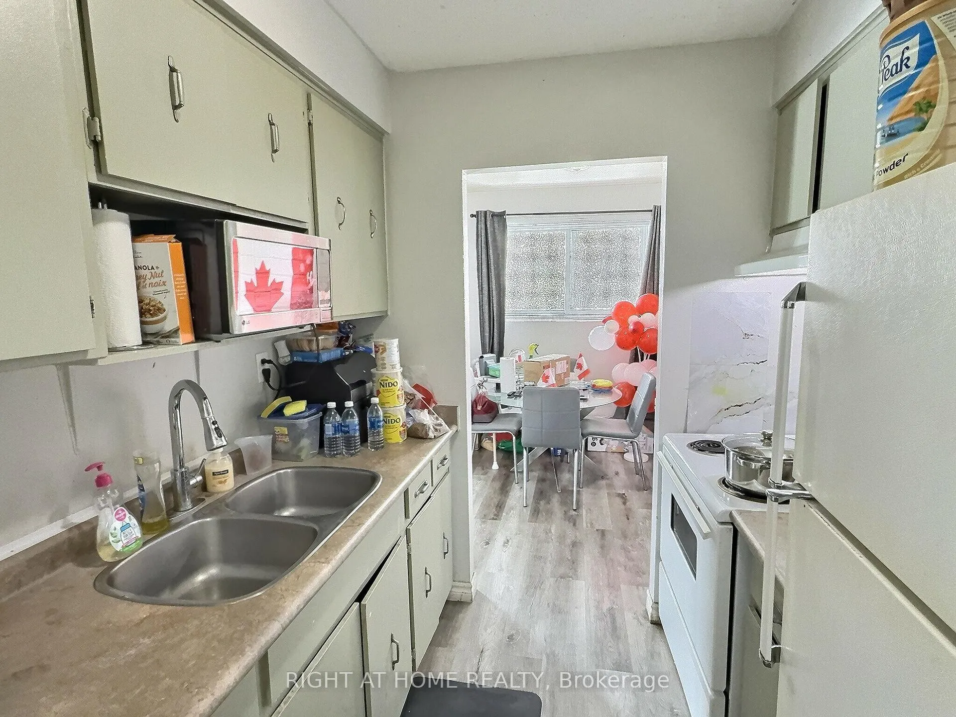 Photo 8 of Unit 11, 525 Parkside Dr, Waterloo — HOMEH